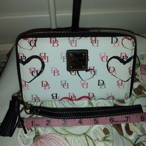 Dooney & Bourke wallet
